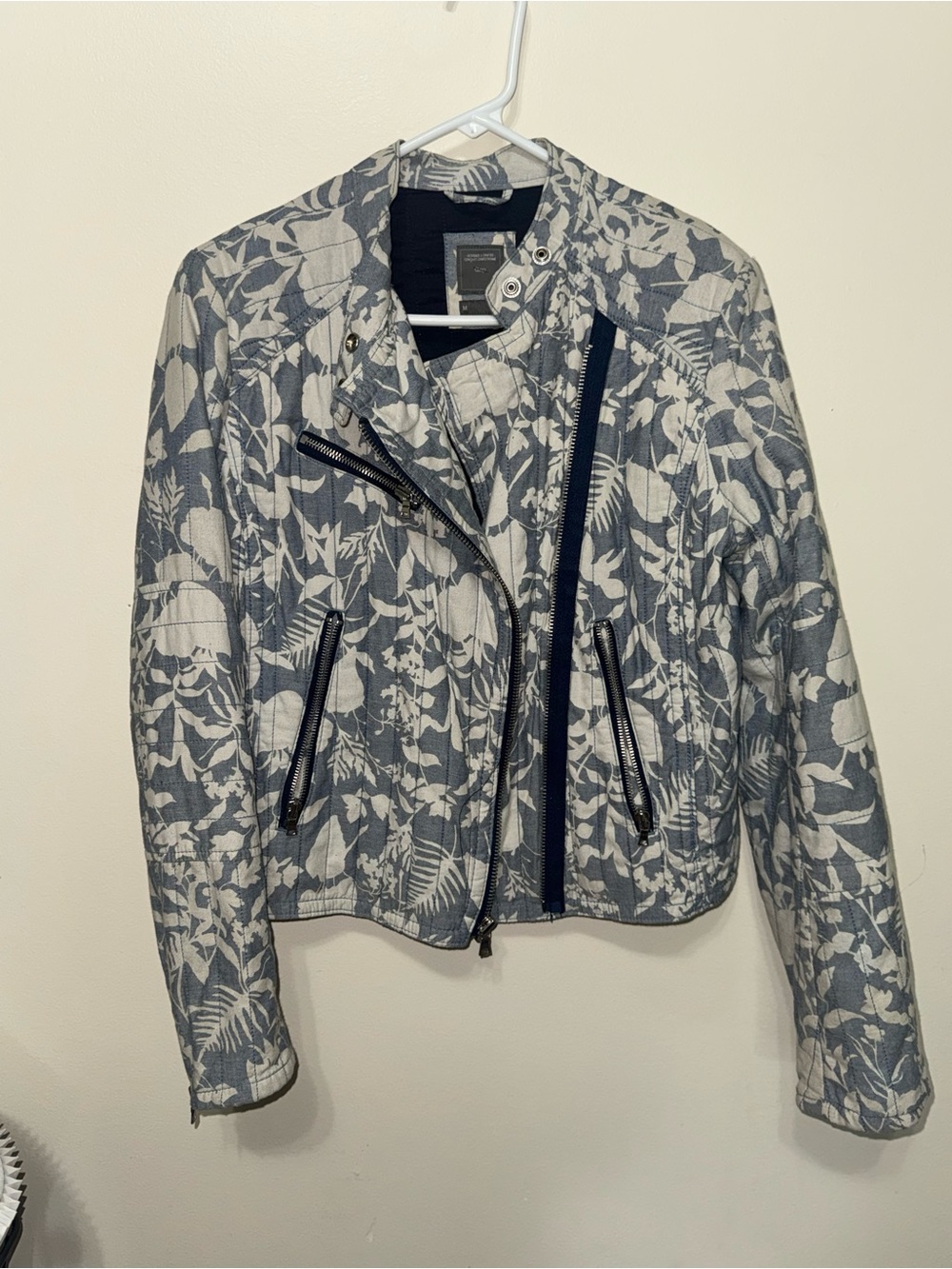 GAP Floral-Print Lightweight Quilted Jacket - Cream & Blue/Gray - Picture 2 of 8